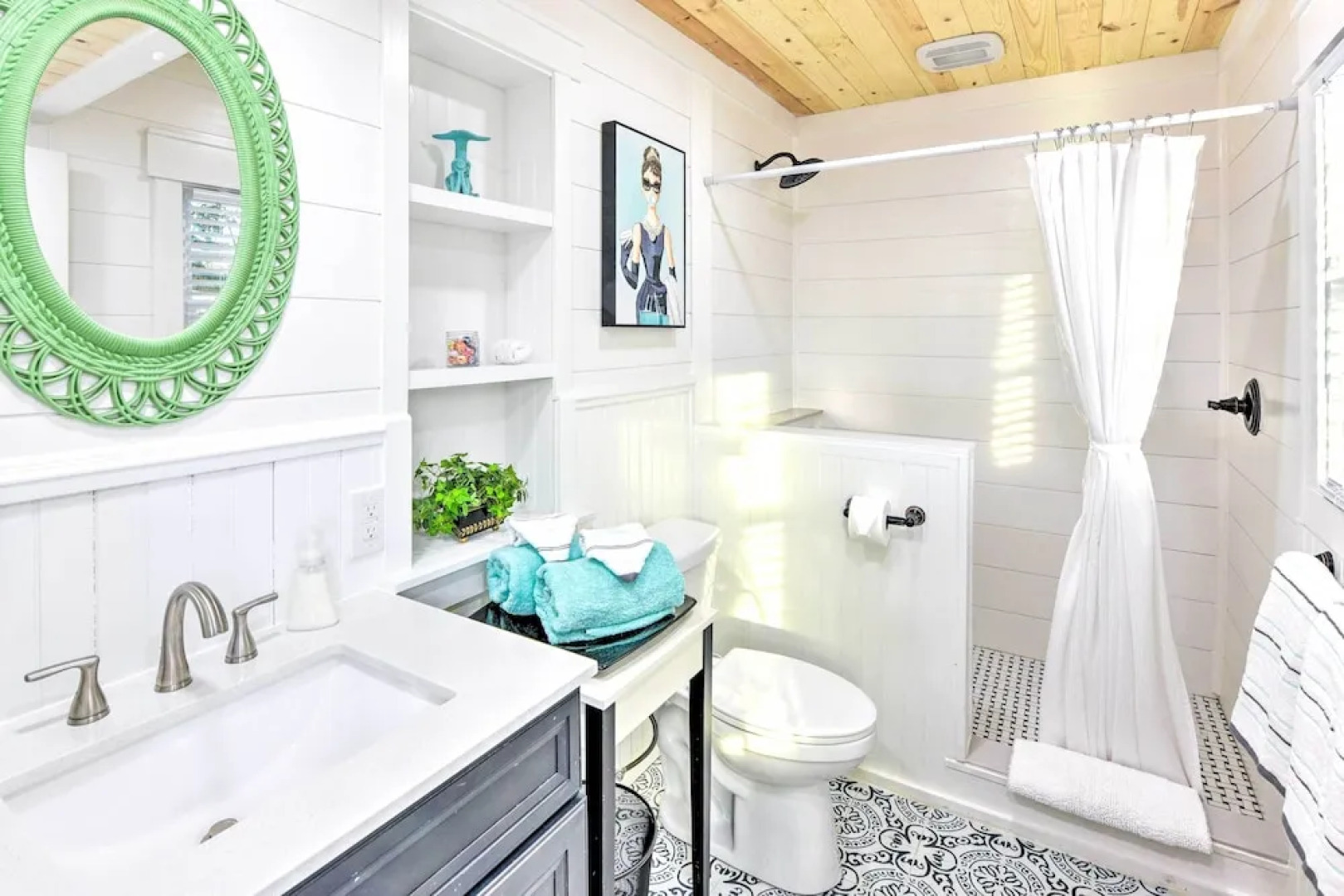 Bright Beaufort Home w/ Porch & Fire Pit!