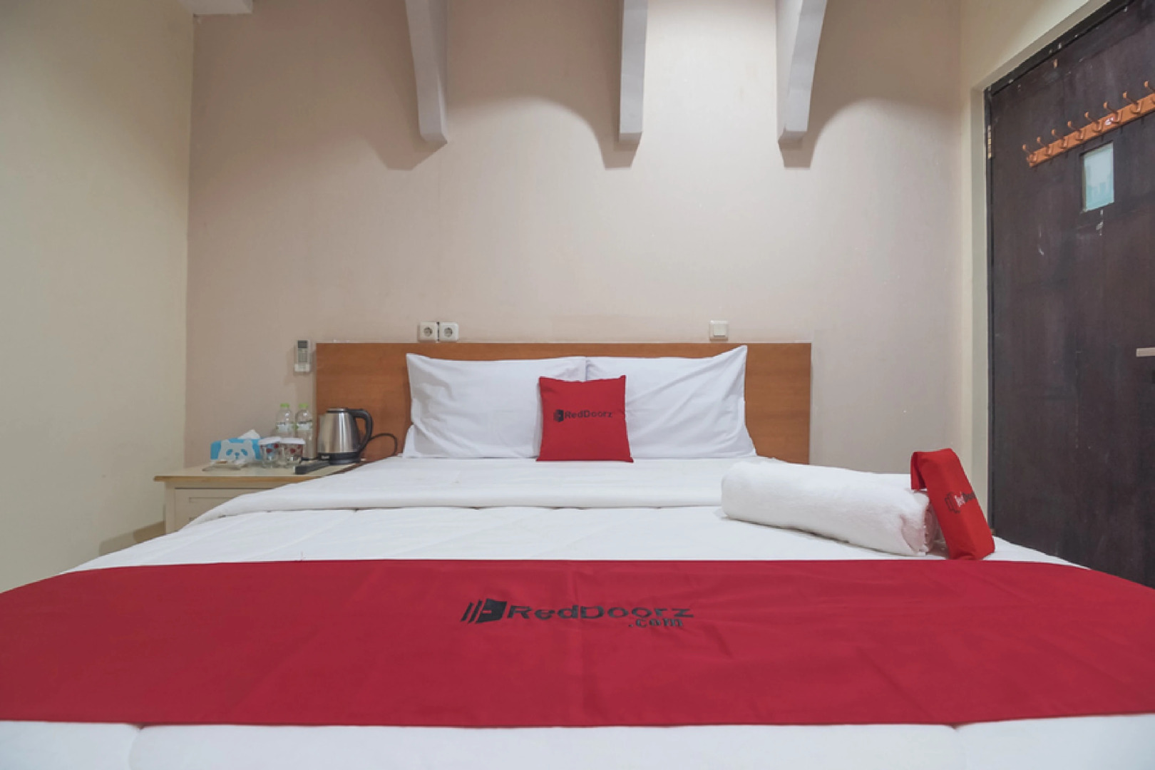 RedDoorz Premium @ Kahai Beach Lampung