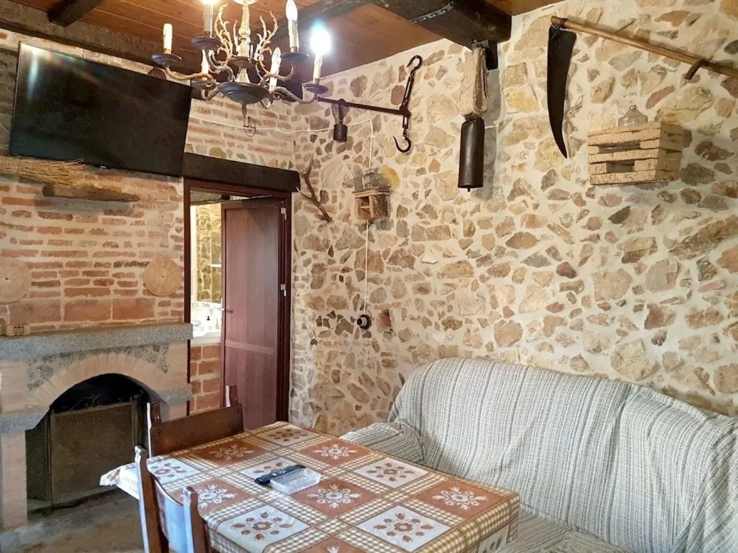 House With 2 Bedrooms in El Pedroso, With Enclosed Garden and Wifi