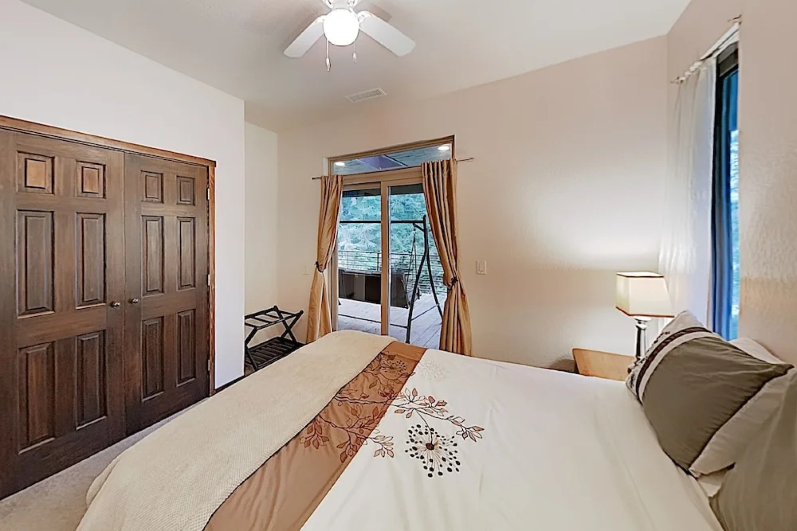 New Listing! Serenity Lake House On The Siltcoos 3 Bedroom Home