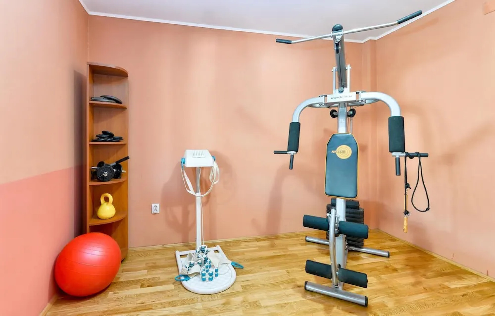 Awesome Home in Jastrebarsko With Sauna, Wifi and Outdoor Swimming Pool