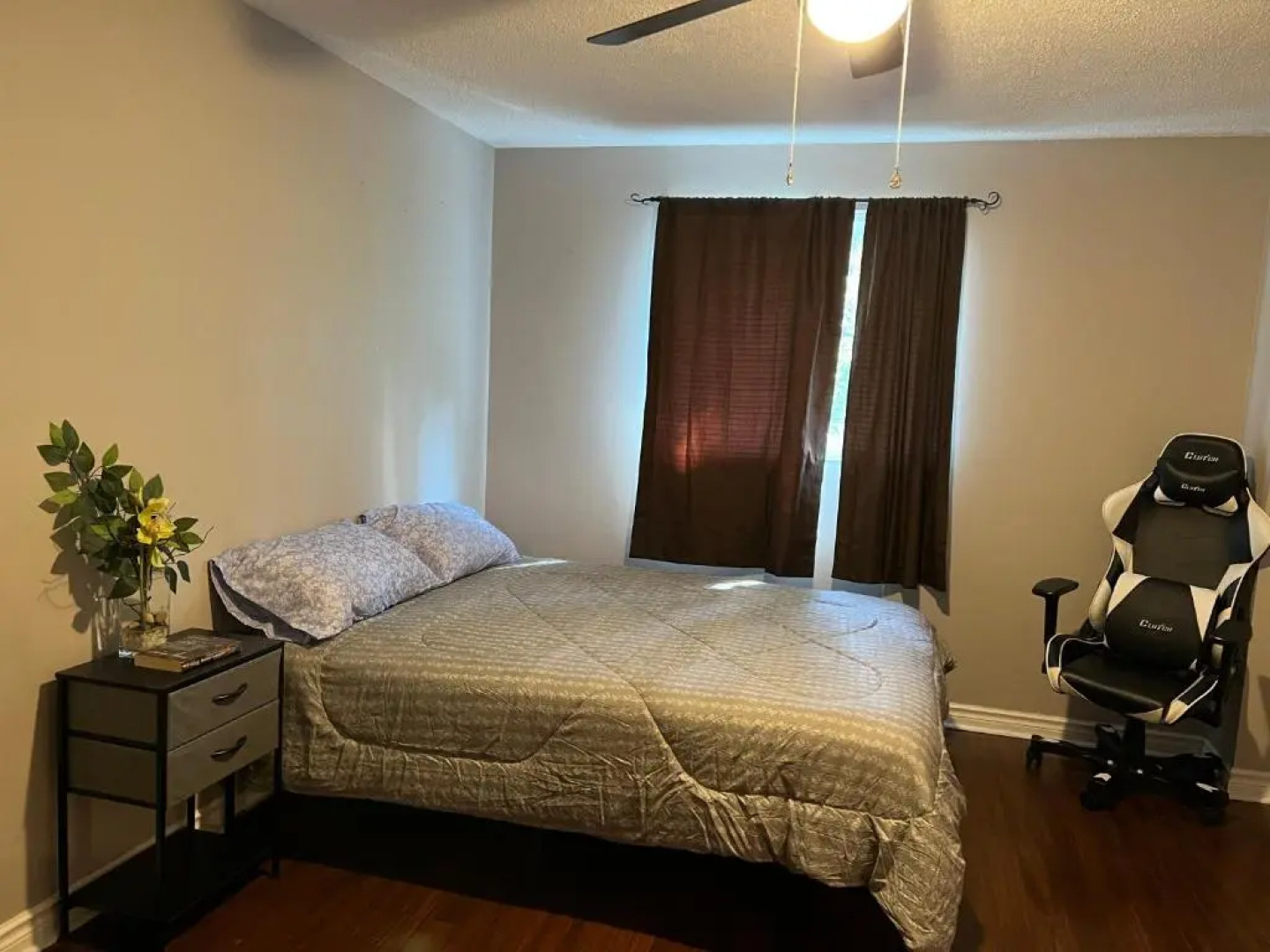 Fresh, Chic, Spacious Home With Everything U Need