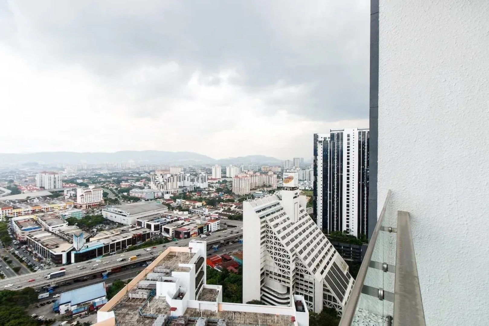 Elements Studio KLCC by GuestReady