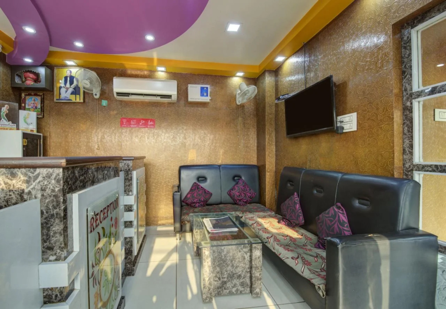 Hotel Mani International