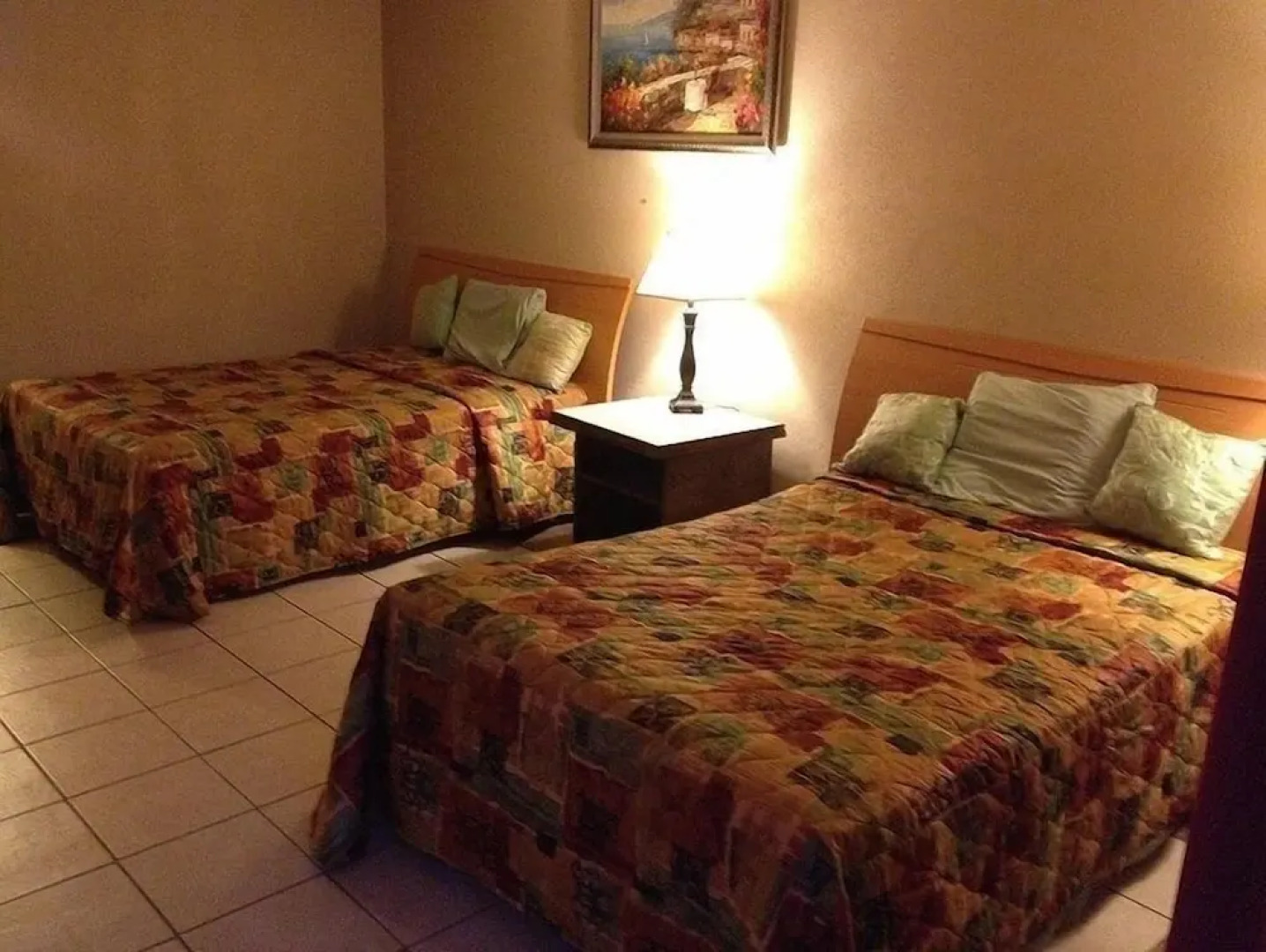 Su Casa Inn & Suites