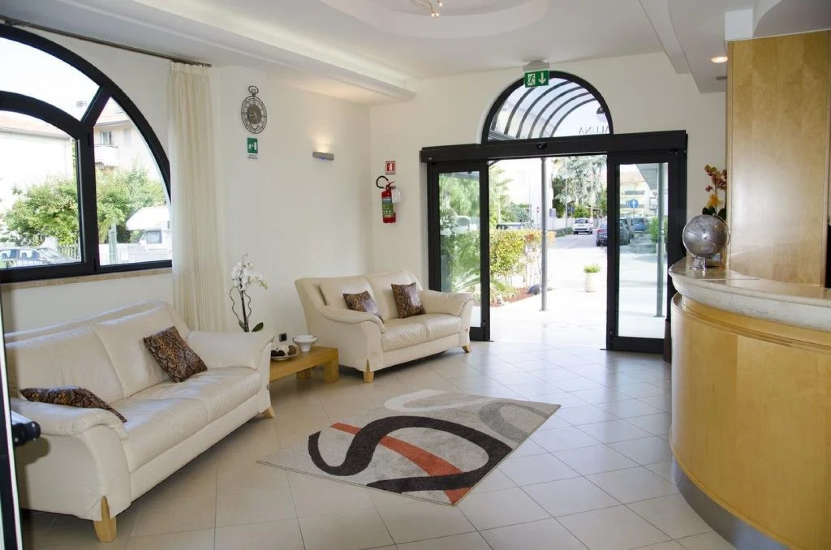 Almaluna Hotel  Resort