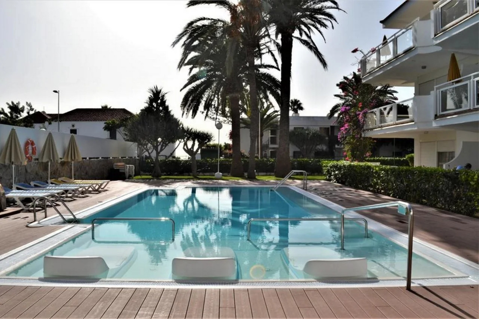 Apartamentos Montemayor