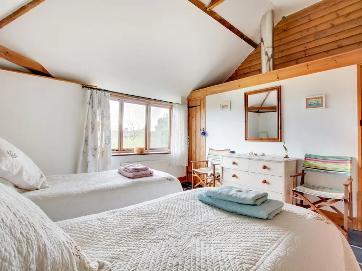 Superb Holiday Home in Broad Street Kent With Graden