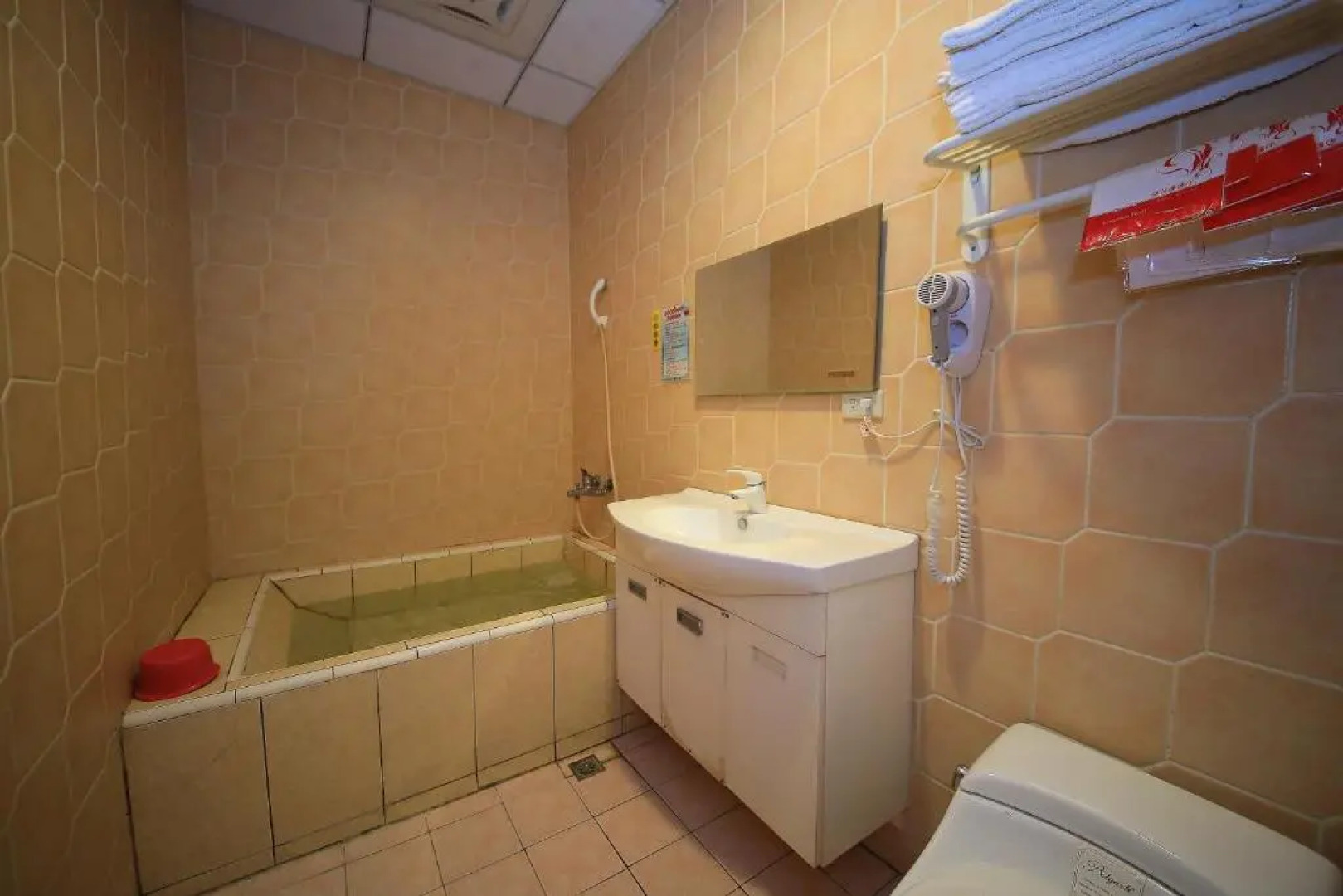 Yotai Spring Guest House