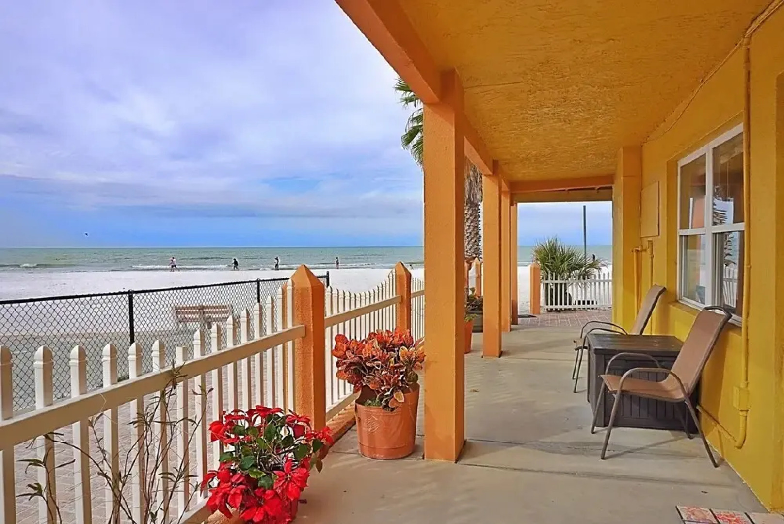 Misty Isles Redington Beachfront Suite 3