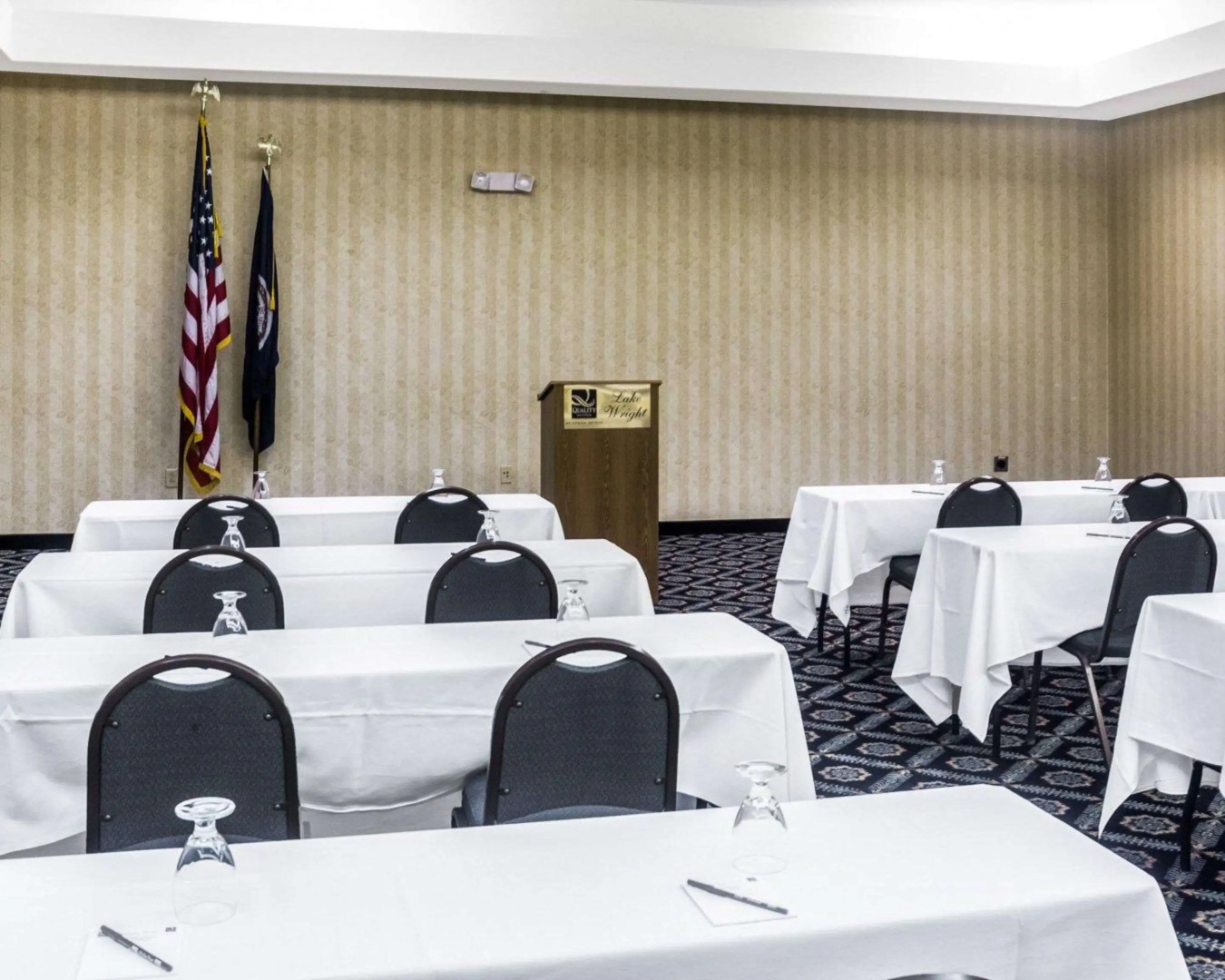 Quality Suites Lake Wright - Norfolk Airport