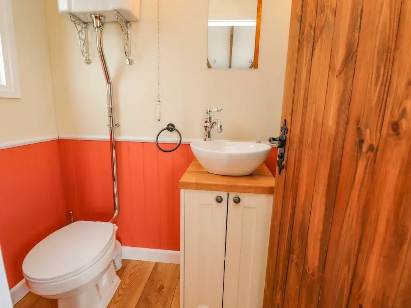 The Journeyman Luxury Shepherds Hut