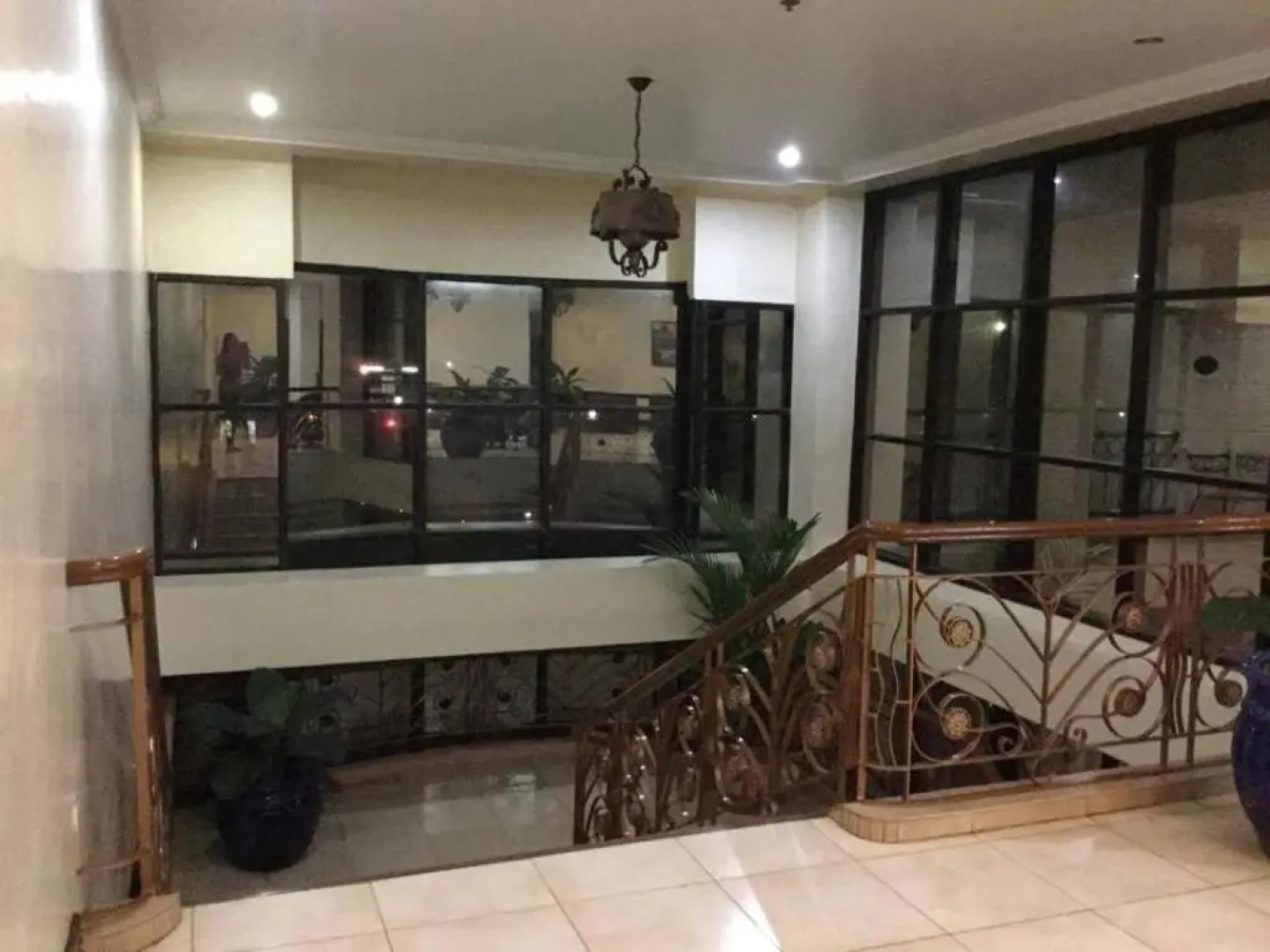 Dotties Place Hotel and Restaurant