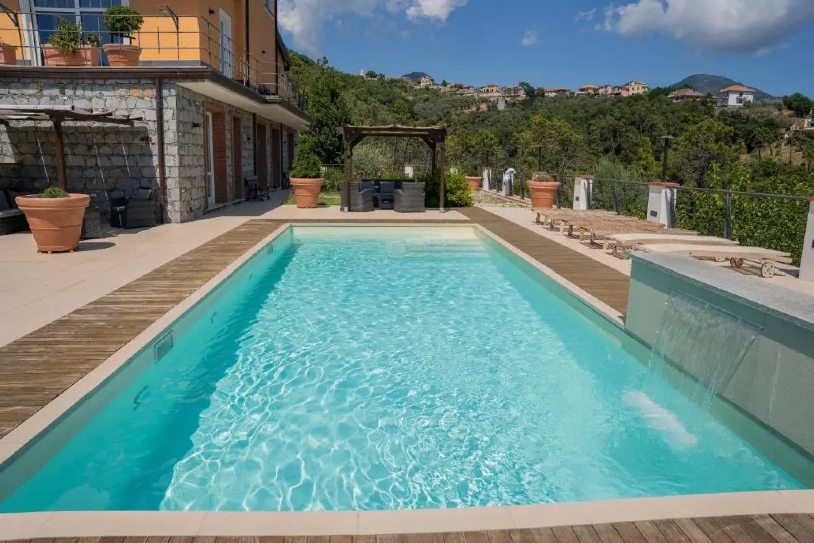 066 - VILLA LETIZIA, Elegante 3 PISCINA e Natura, 10 minuti da MARE e SPIAGGIE