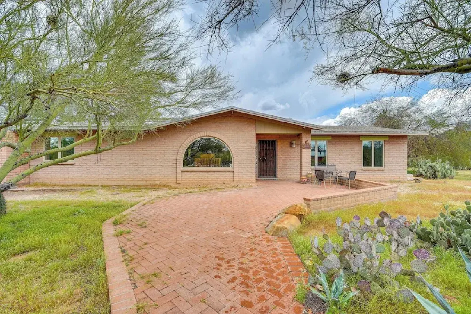Peaceful Tucson Home w/ Pool: 10 Mi to Downtown!
