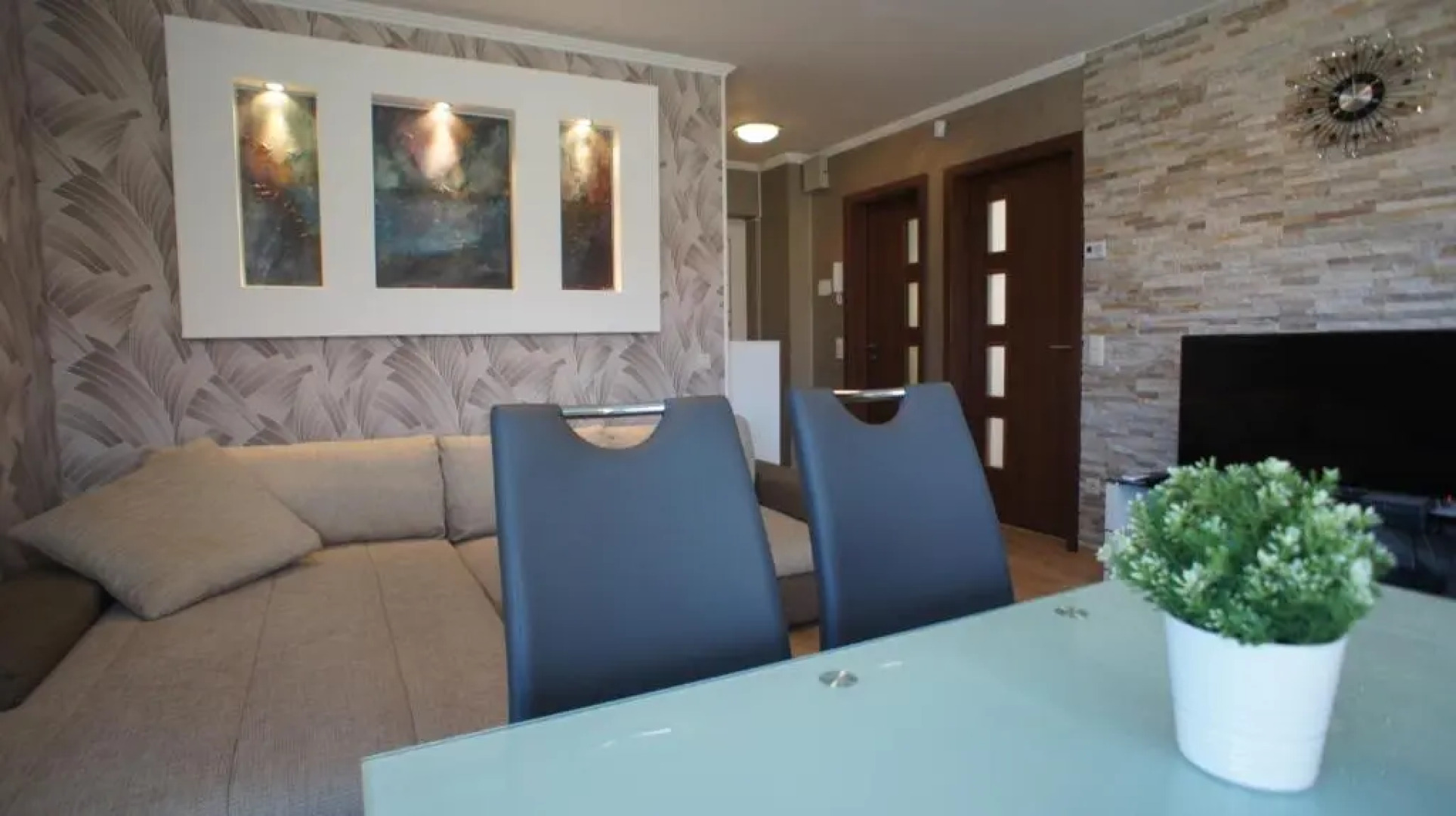 Tulip Family Apartment