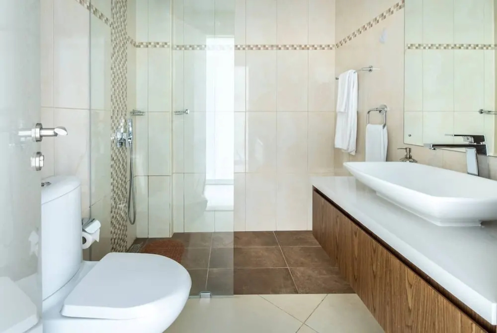 Warm & Spacious 2BR in The Famous Dubai Marina