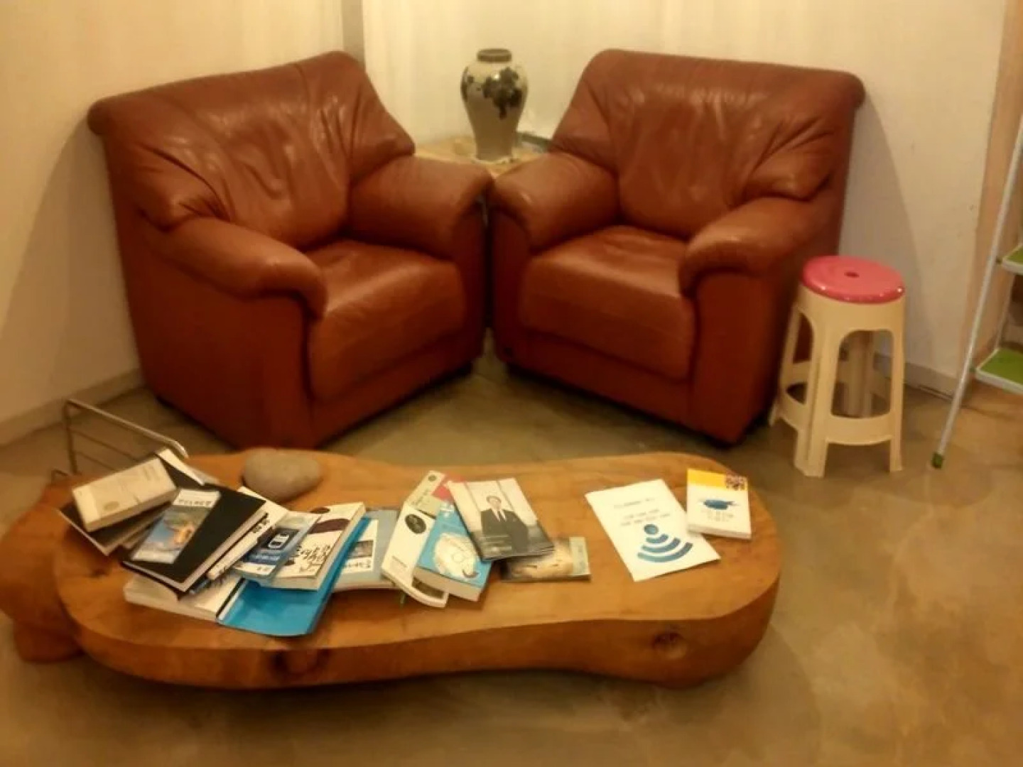 Life Guesthouse - Hostel