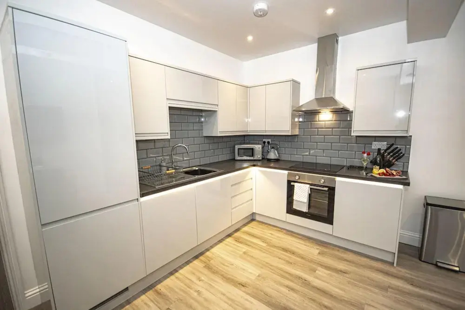 West Chambers Lovely Self-catering Apartment Located Within a Beautifully Renovated Building