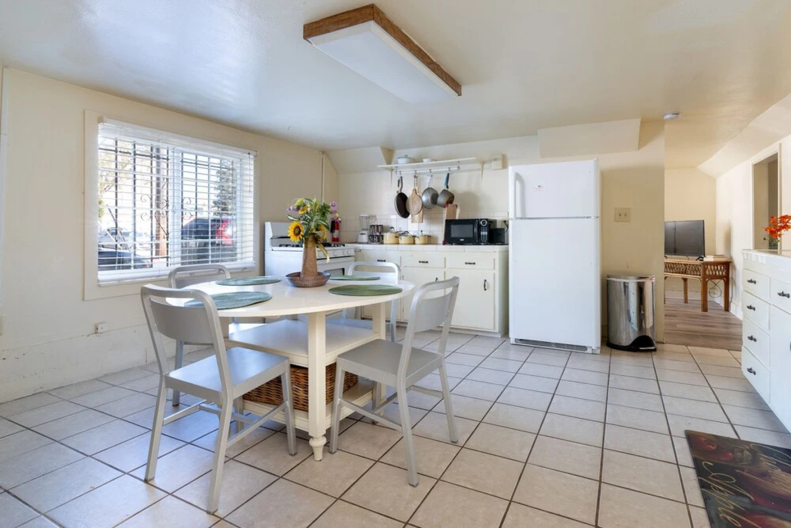 Bright & Spacious One Bedroom Apartment