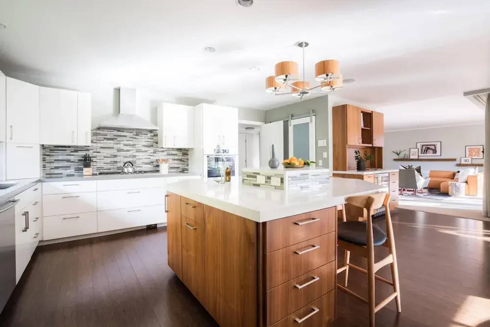 Rivendell - Spacious Home w Pool Arcade Games & Expansive Patio Santa Rosa