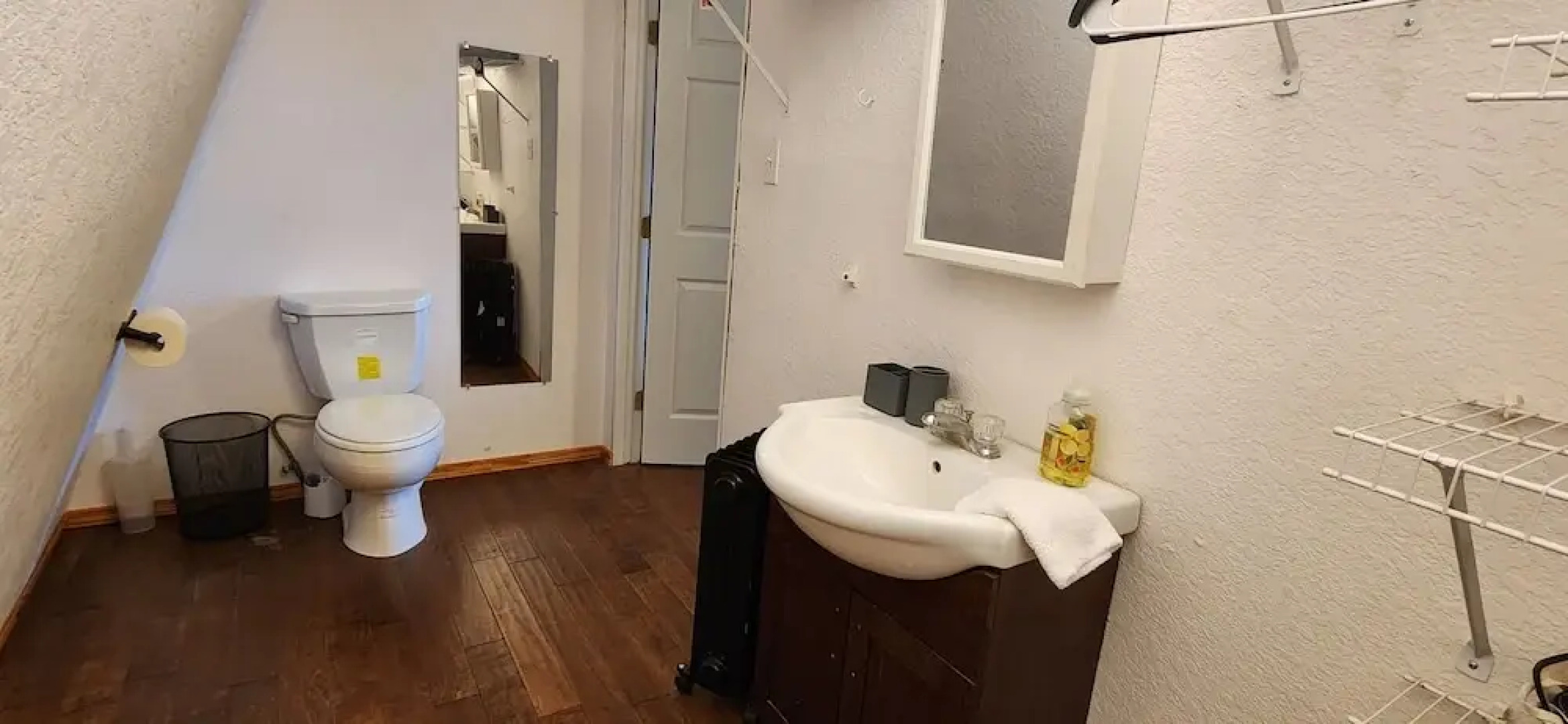 Mendelbaum Winery Guest Cabins