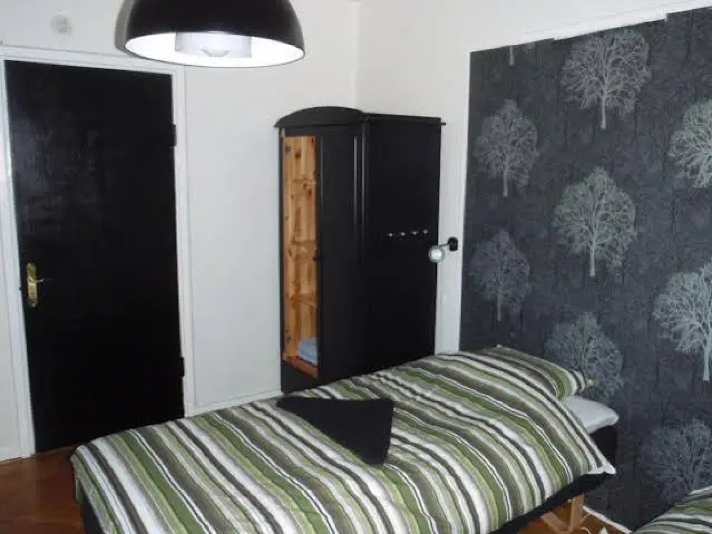 Gustav Bed & Kitchenette