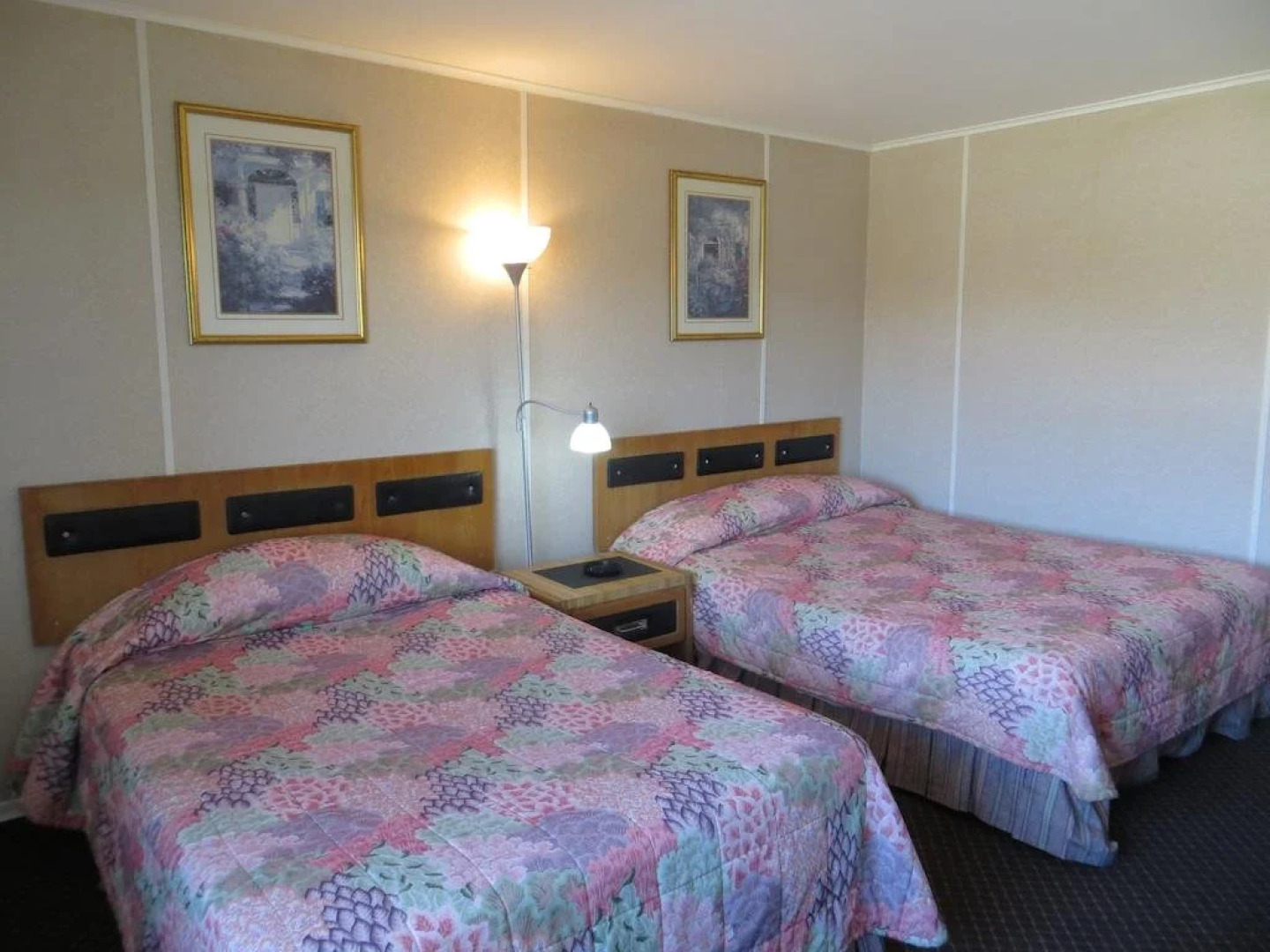 Peterboro Express Inn