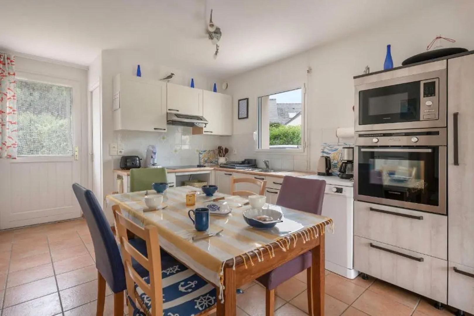 Maison familiale avec un grand jardin a Arzon