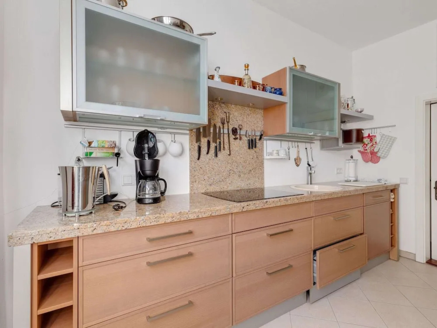 Lavish Castle in Riedenburg with Garden near Lake