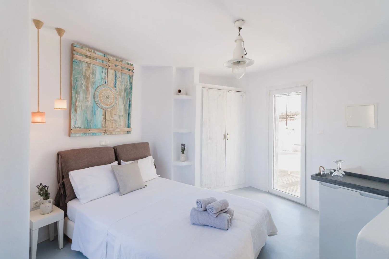 Villa Thea Collection