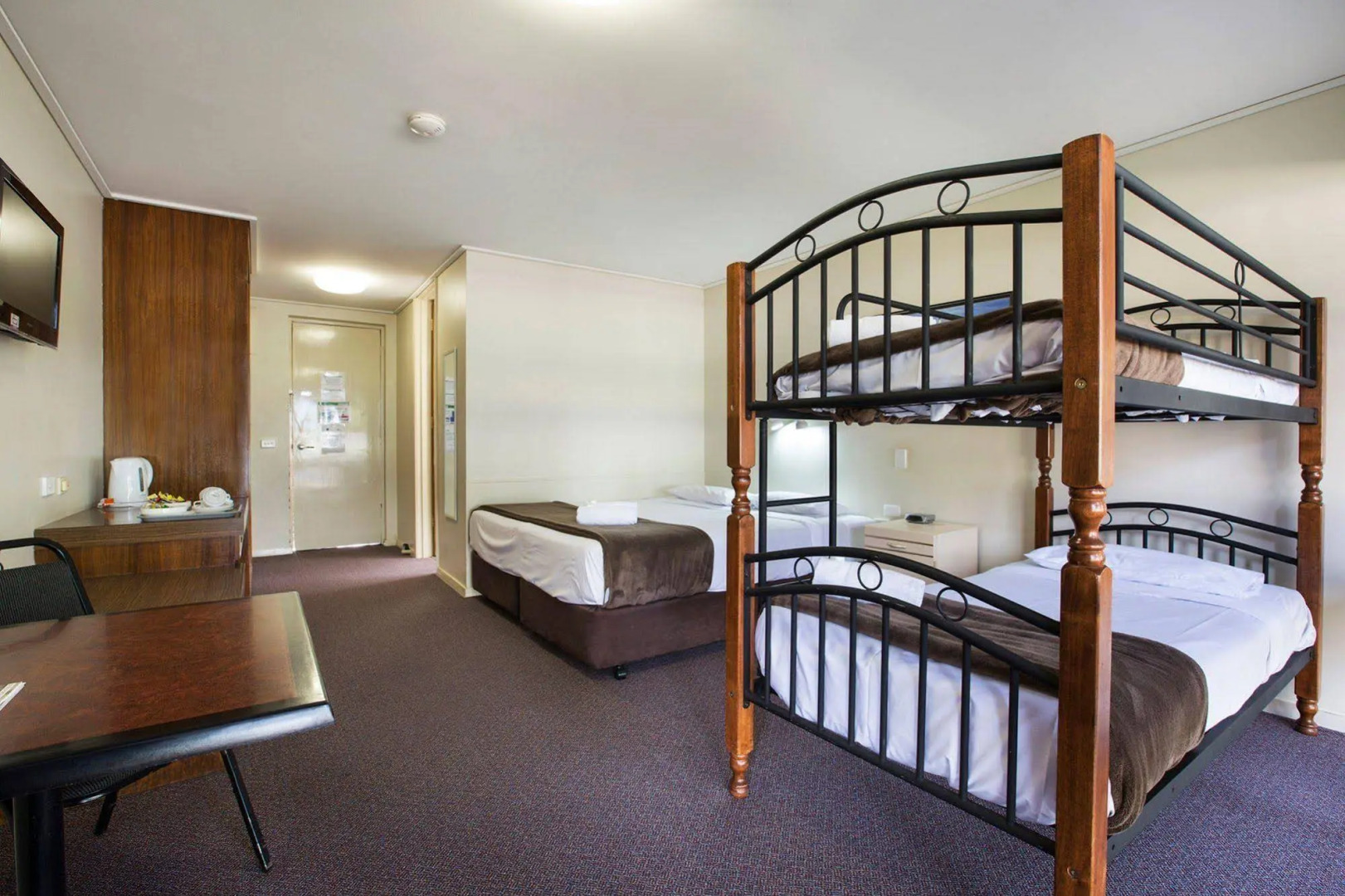 Nightcap at Gateway Hotel