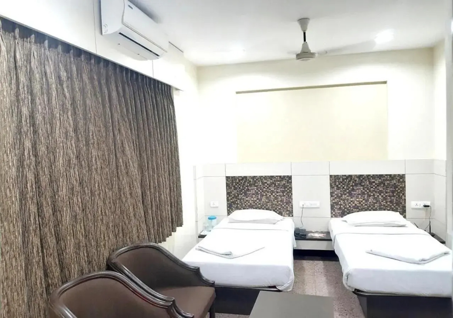 Hotel Adarsha Palace