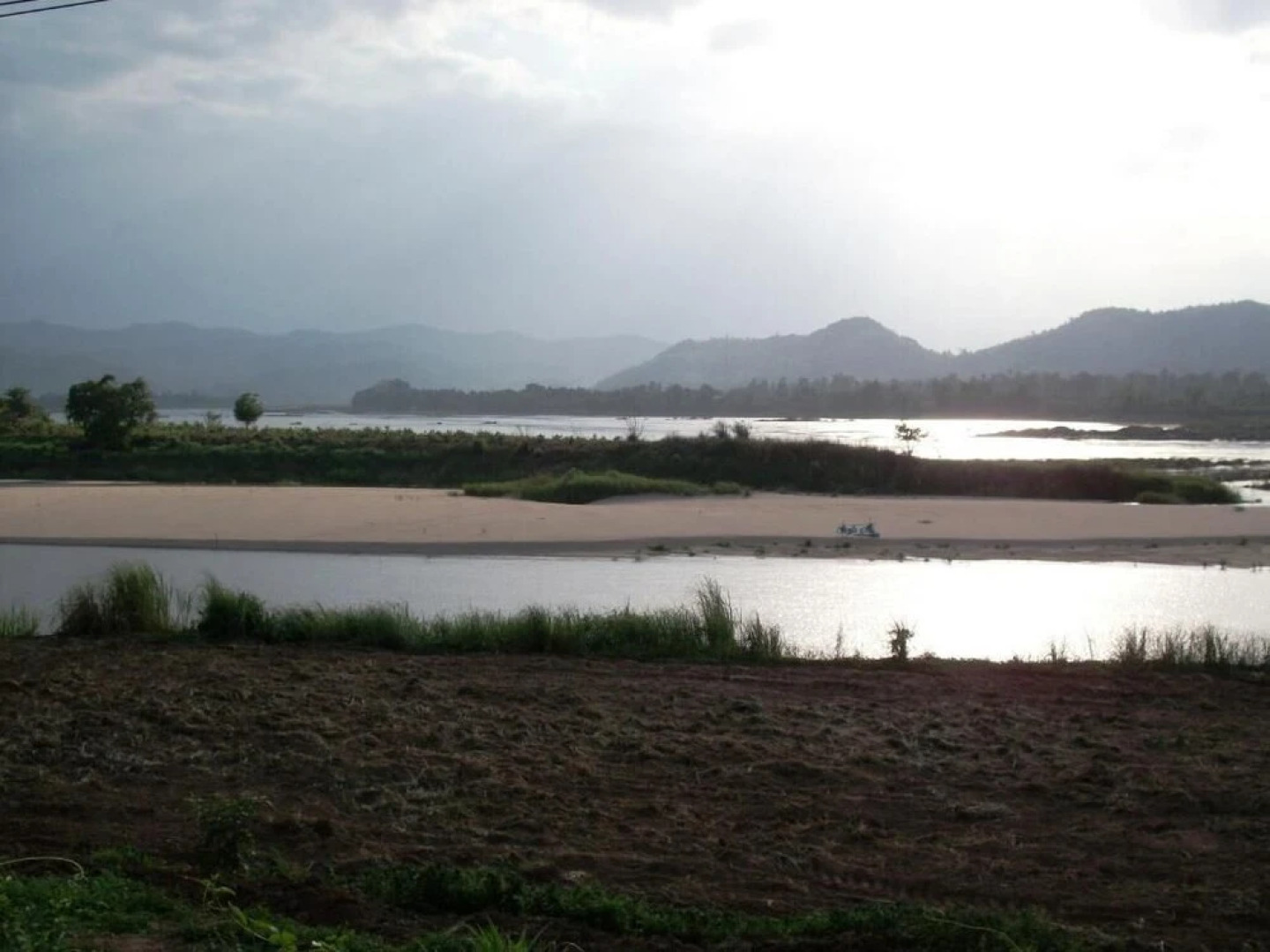 Mekong Riverside Resort & Camping