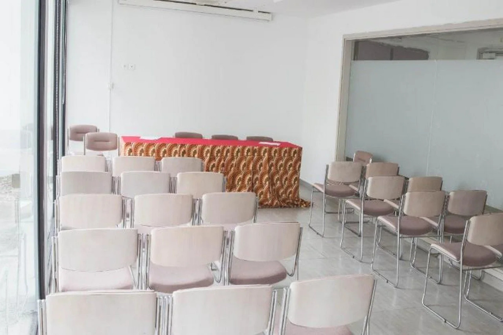 Отель Mina Liberville