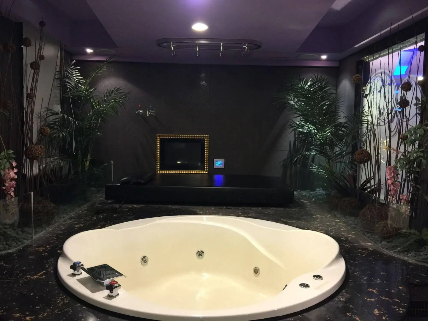 Discovery Motel - Yanping