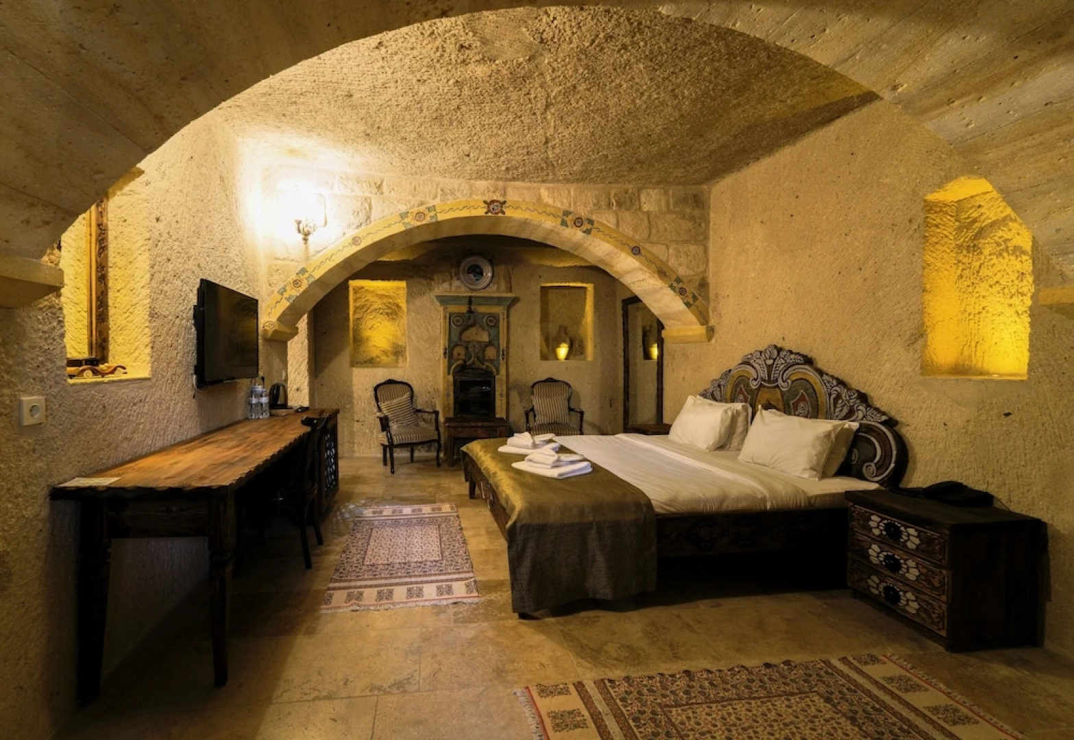 Capp Royal Cave Hotel