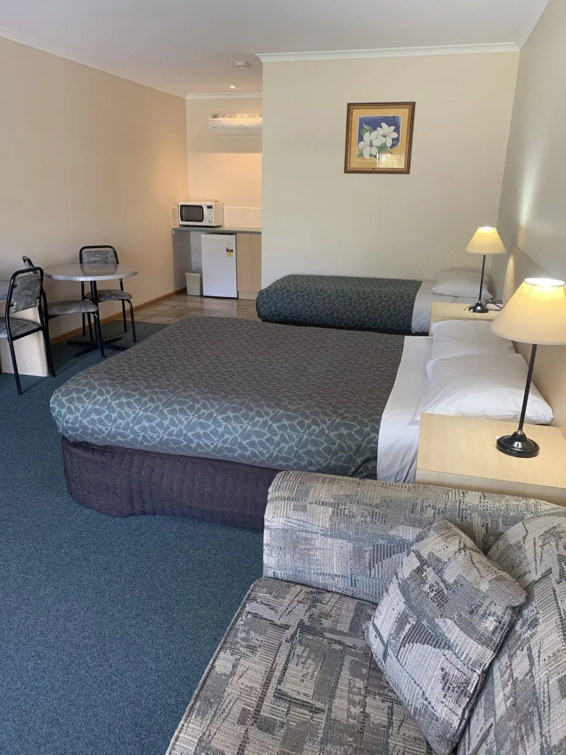 Arthur Phillip Motor Inn