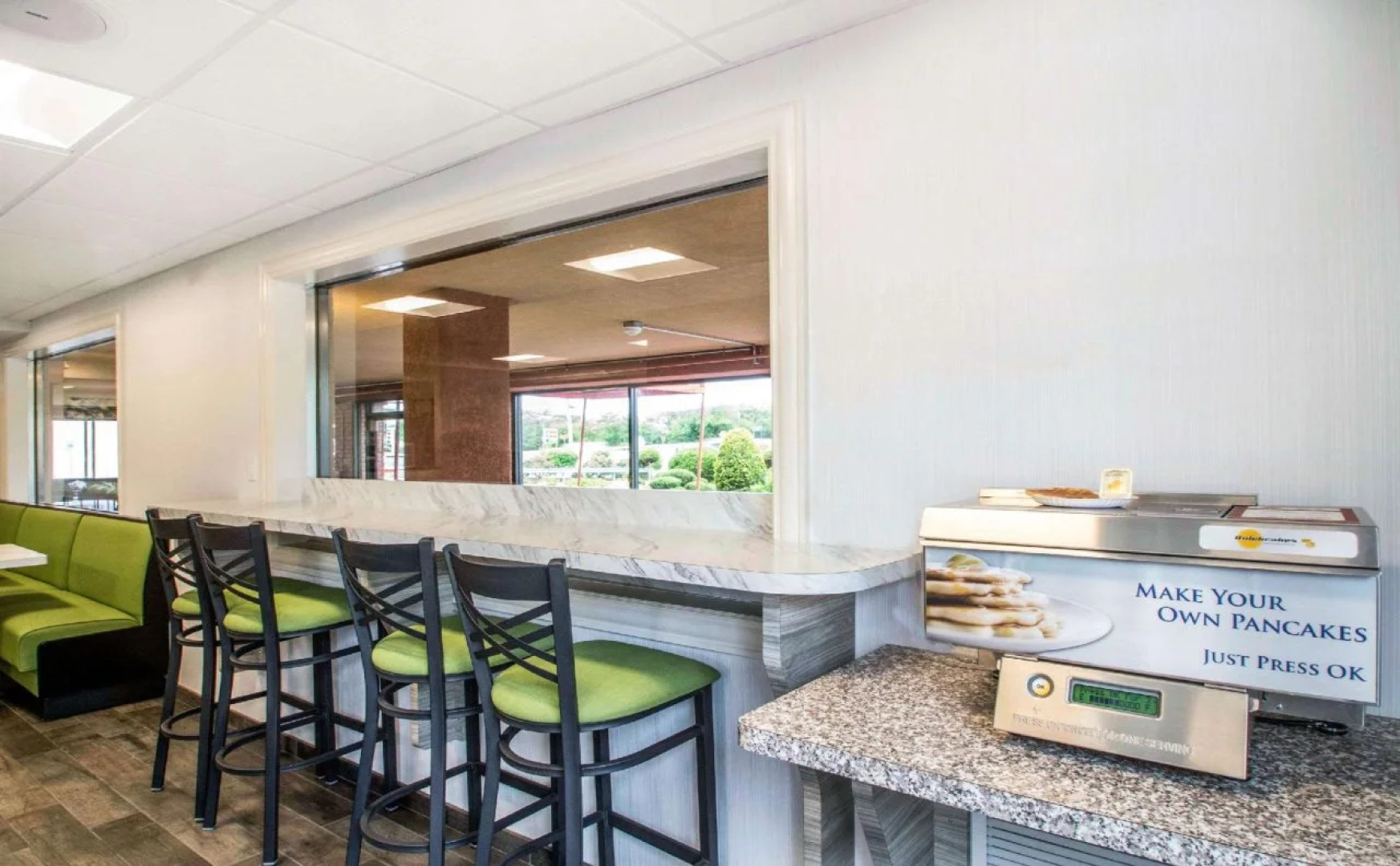 Econo Lodge Hicksville