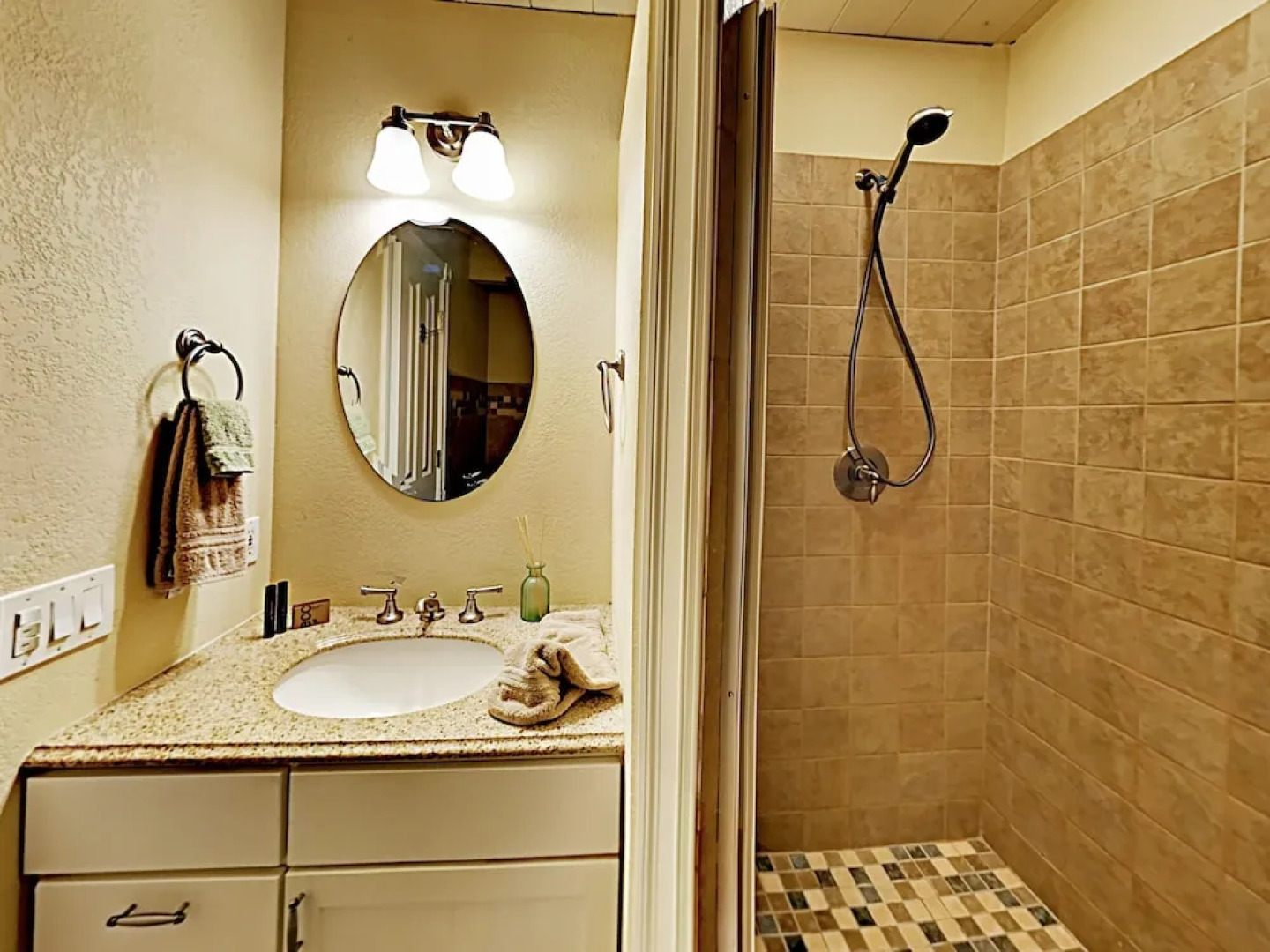 Quiet Wine Country Home Home