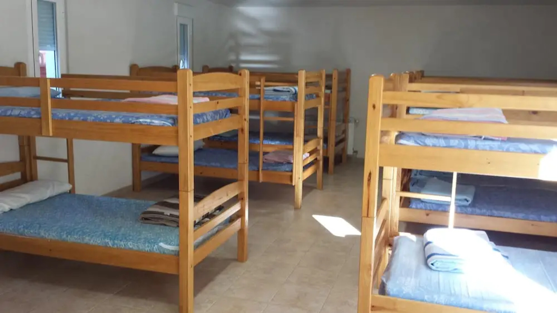 House With 9 Bedrooms in Navaluenga, With Wonderful Lake View and Encl