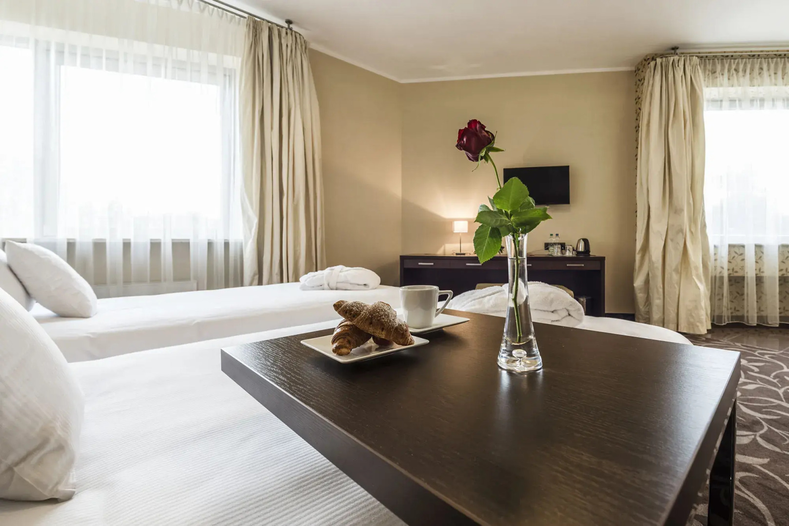 Hotel Victor Pruszkow By Desilva