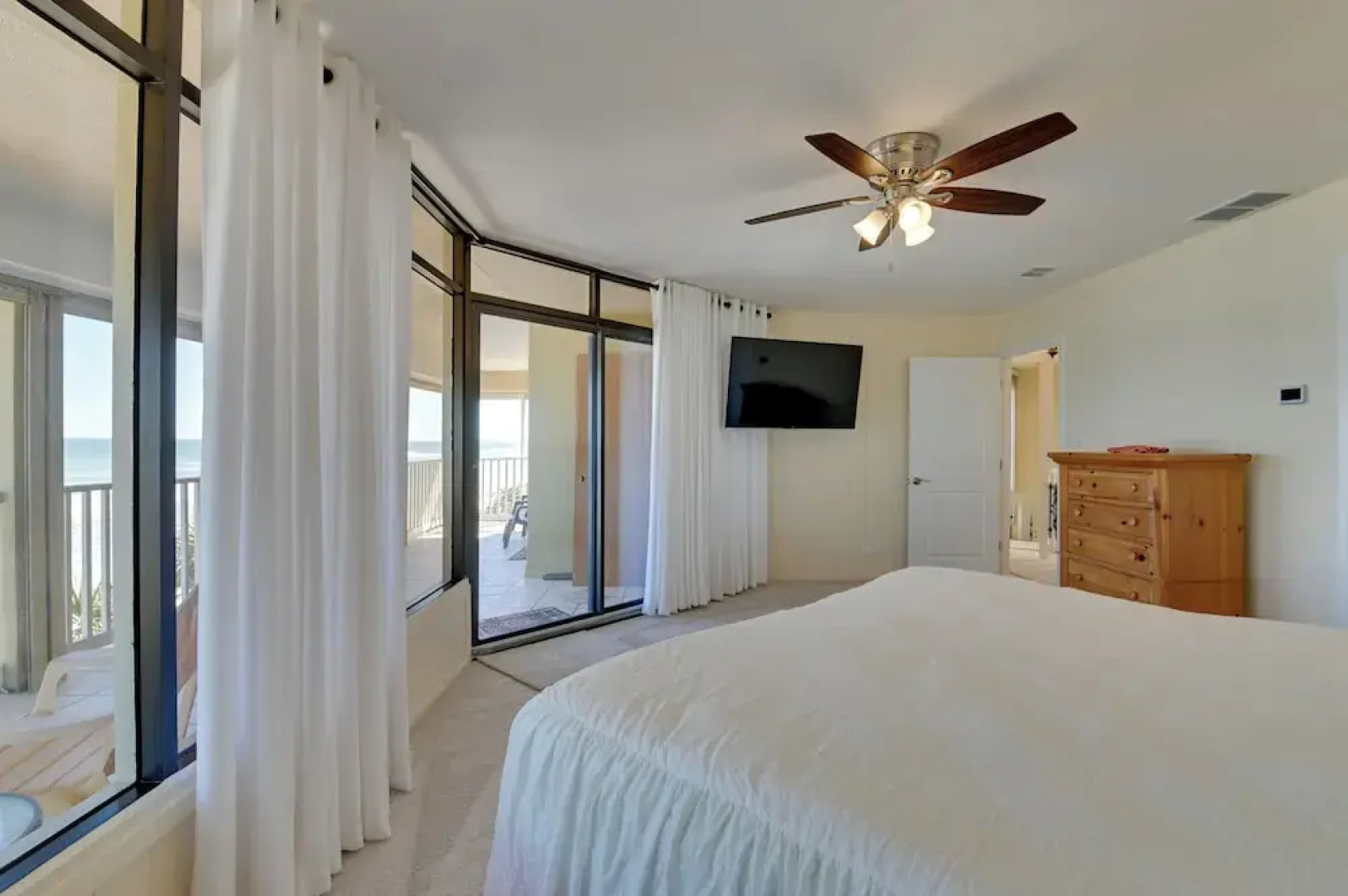 Oceanfront Escape on Wilbur Beach!