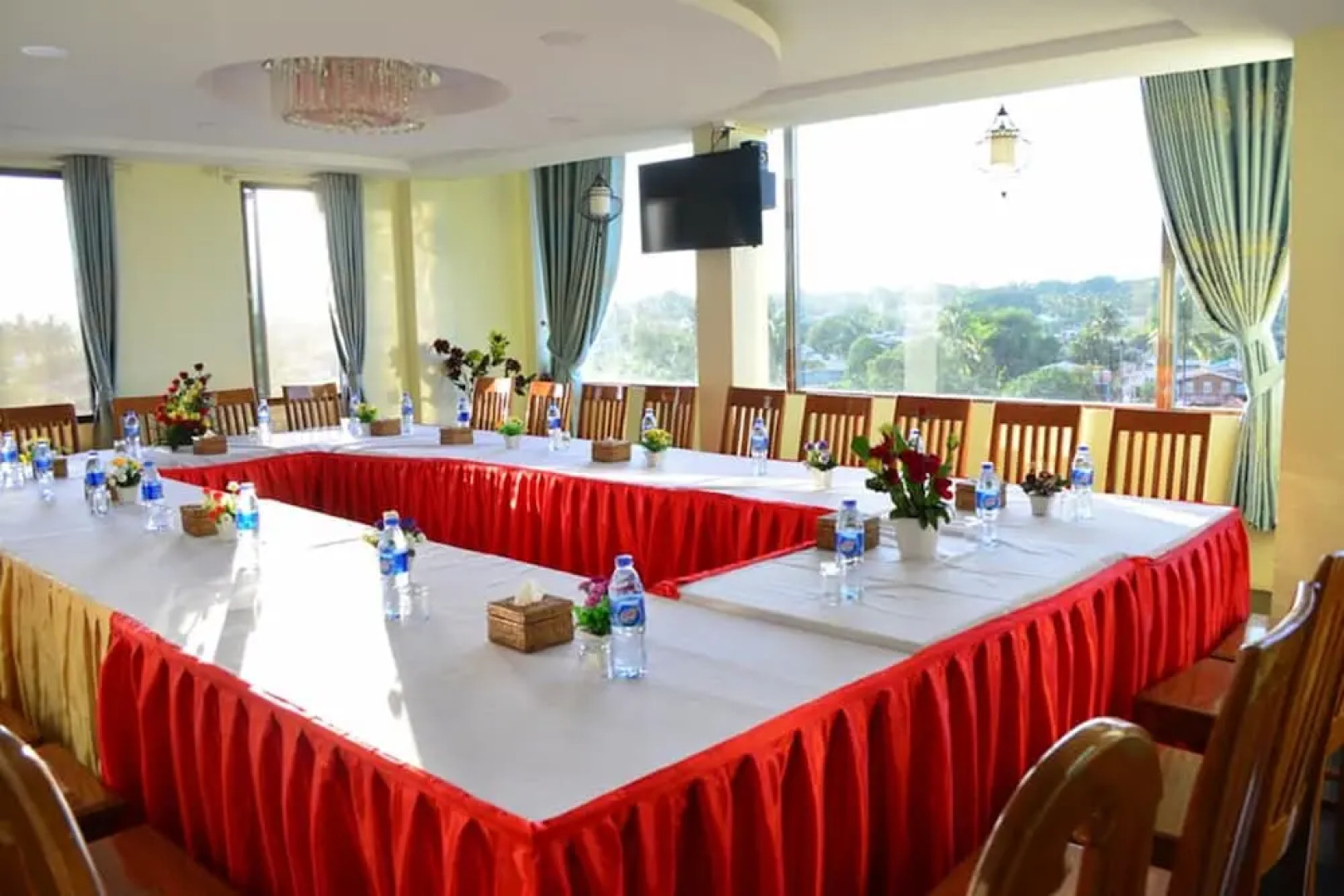 Kayah Golden Hill Hotel