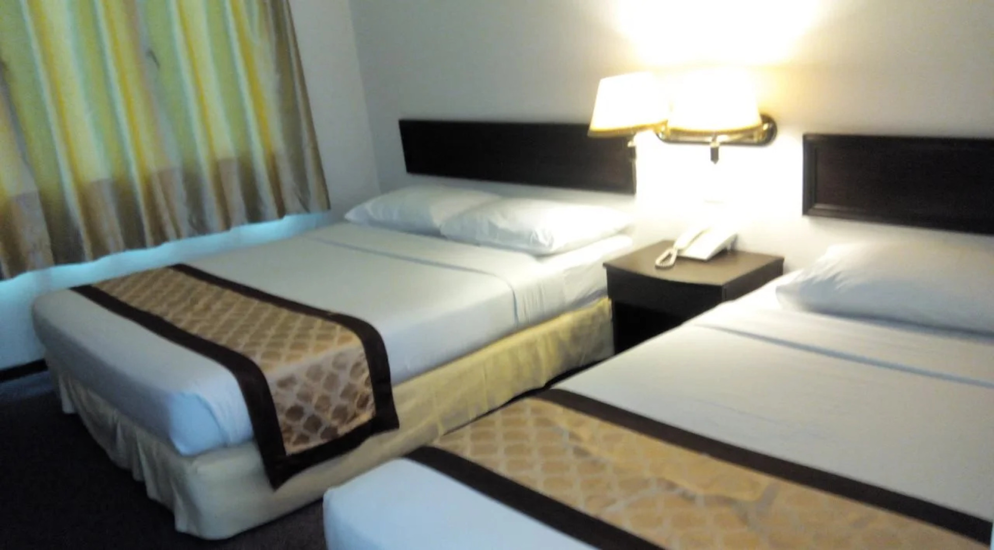 Golden Lake Garden Hotel