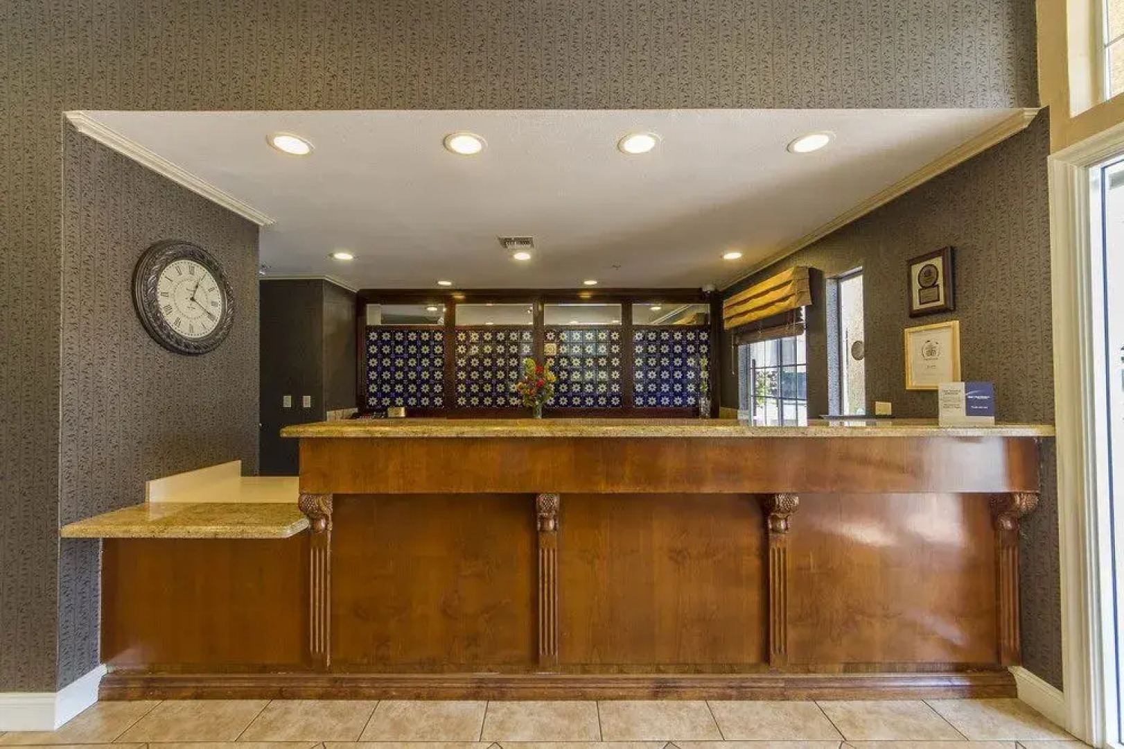 Best Western Plus Dixon Davis