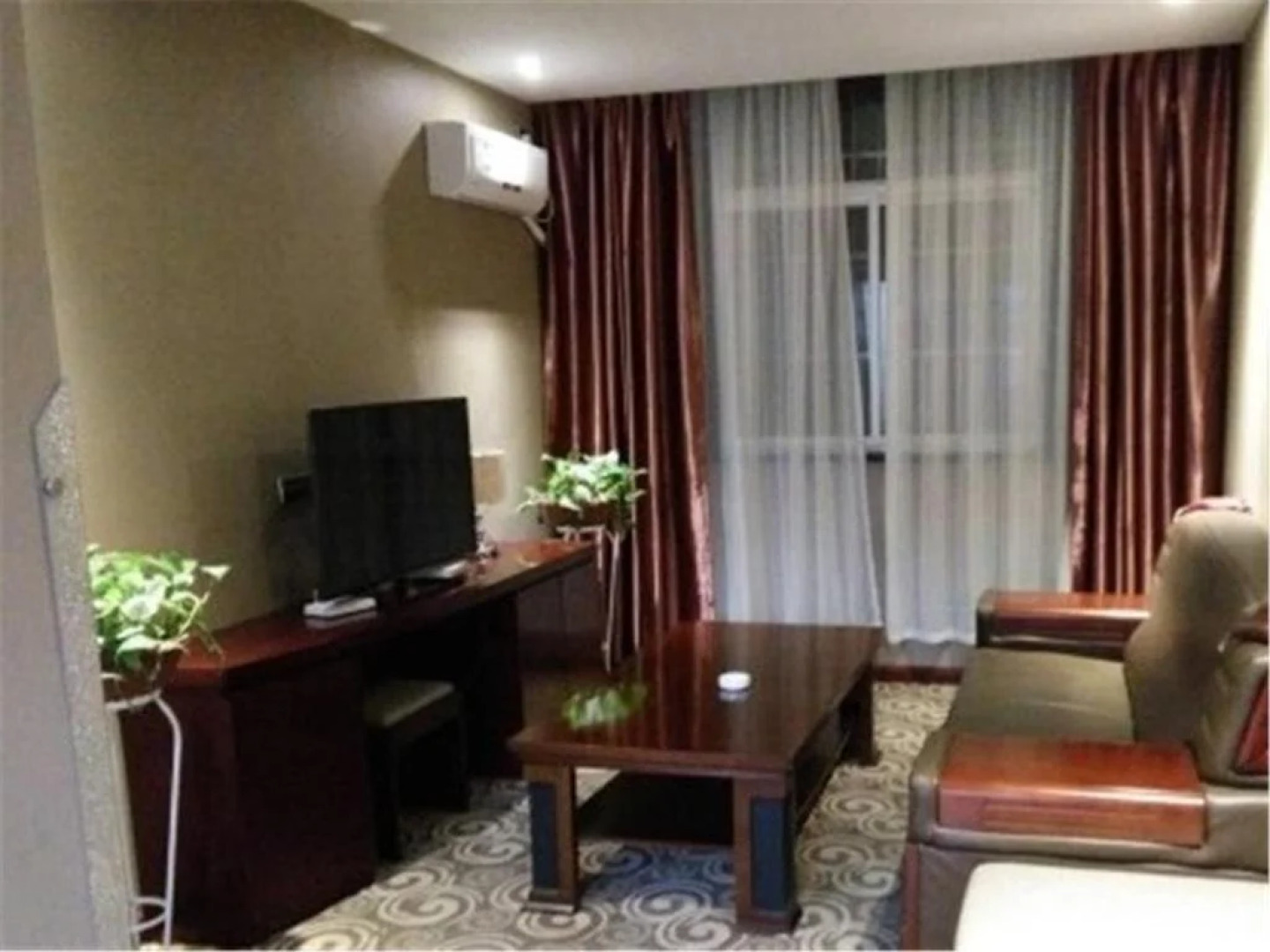 Kaisheng Holiday Inn