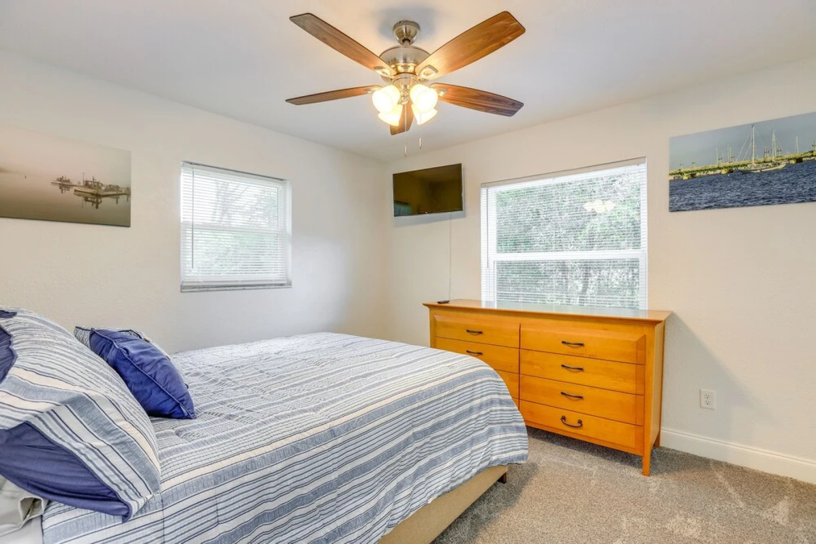 Modern Ocala Oasis w/ Fire Pit + Gas Grill!