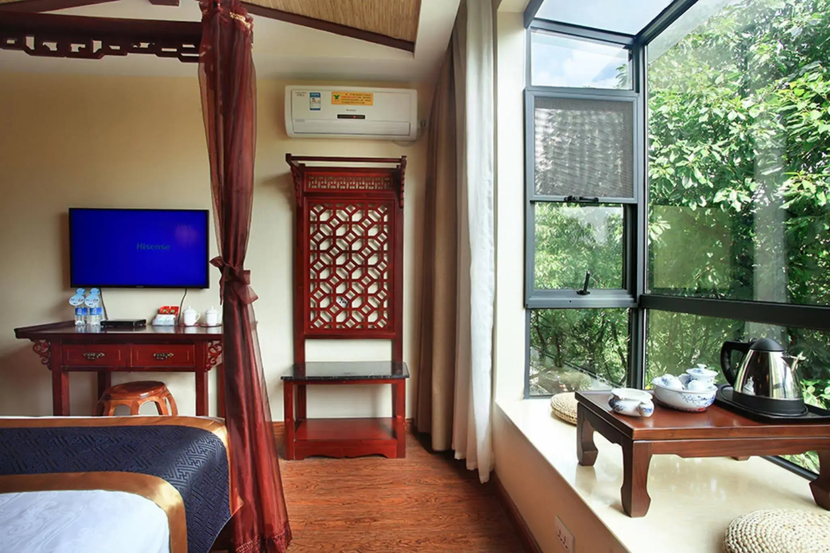 Moon Reflection River lnn