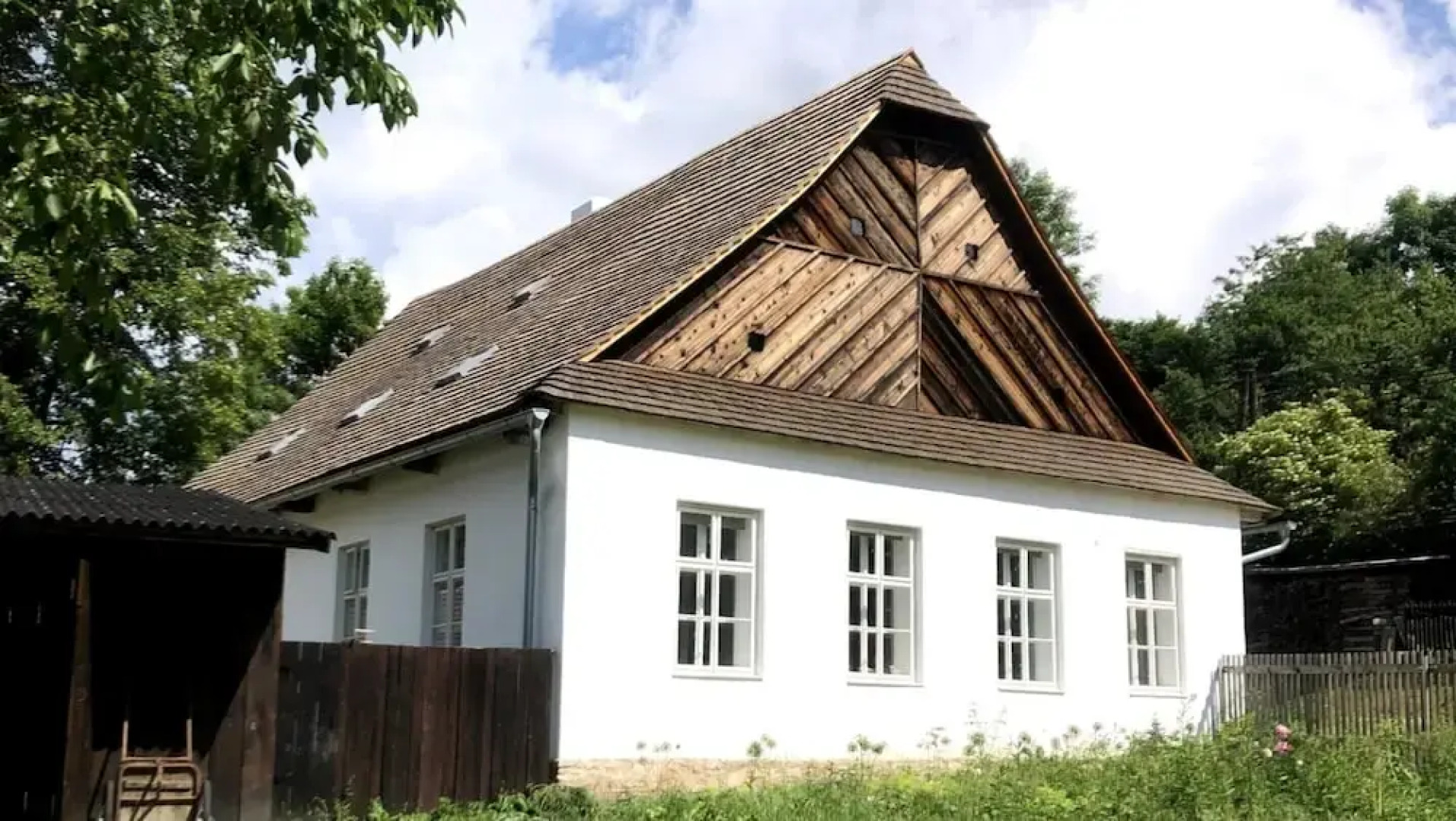 Villa in Javorek Near Zlamanec Park